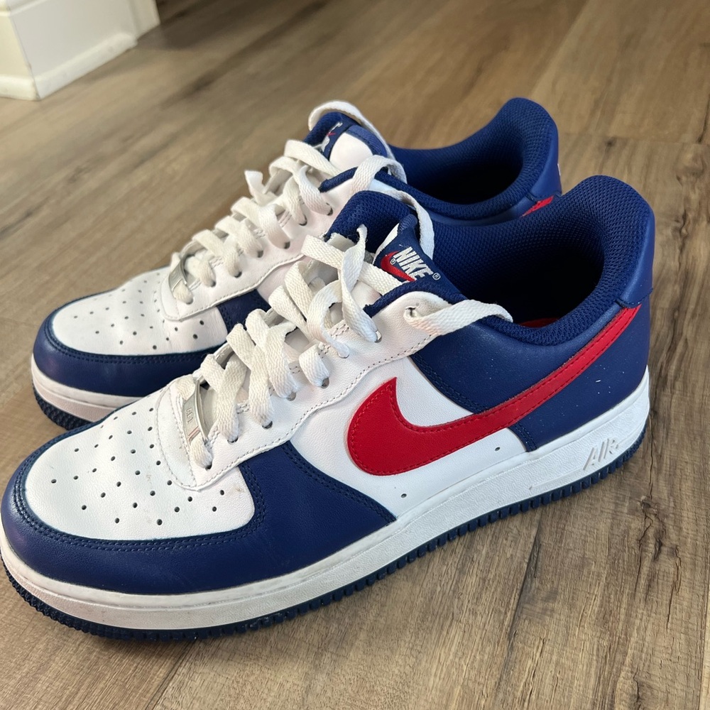 Men's Nike Air Force 1 shoes - Blue and Red Sneakers
